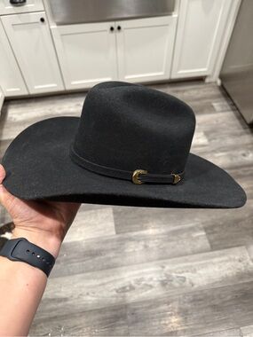 Twinstone 5x’s Black Felt Western Hat with Gold Buckle Accent size 6 7/8